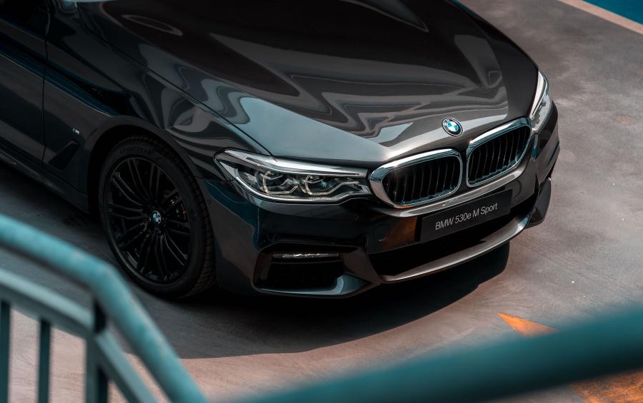 Детали экстерьера BMW 530e M Sport (G30) 2019 года  (MY) (фото 3 из 15)